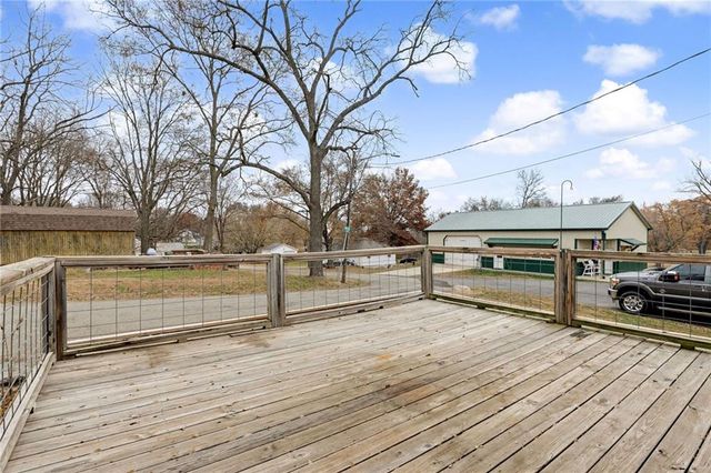 302 Dewey Avenue, Camden Point, MO 64018