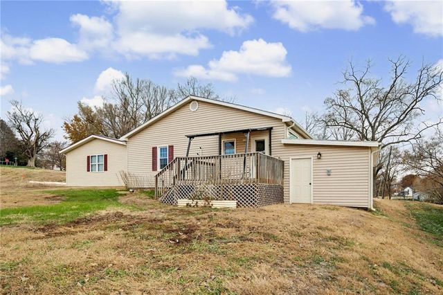 302 Dewey Avenue, Camden Point, MO 64018