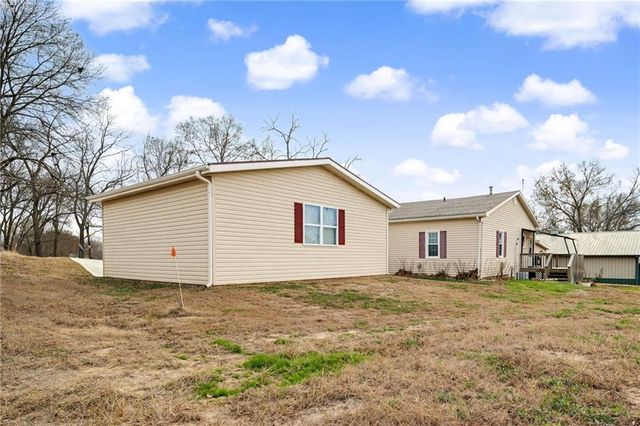 302 Dewey Avenue, Camden Point, MO 64018