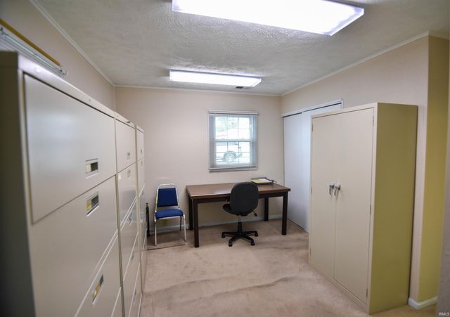 621 W Mill Road, Evansville, IN 47710
