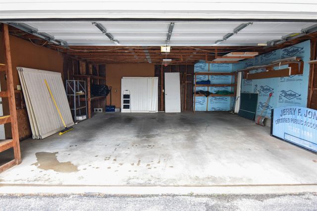 621 W Mill Road, Evansville, IN 47710