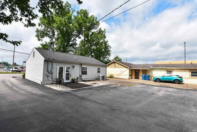621 W Mill Road, Evansville, IN 47710
