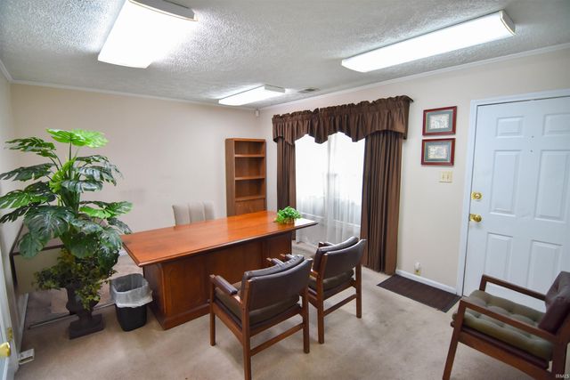 621 W Mill Road, Evansville, IN 47710