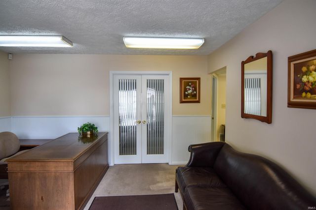 621 W Mill Road, Evansville, IN 47710