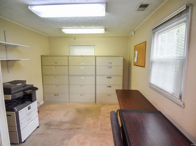 621 W Mill Road, Evansville, IN 47710