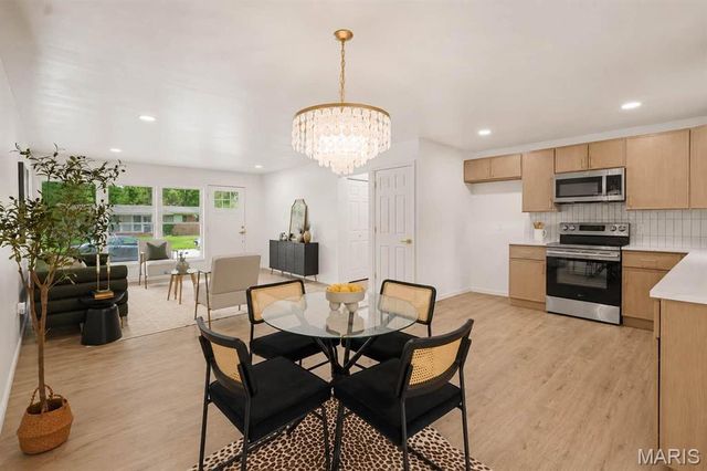 10434 Canfield Drive, St Louis, MO 63136