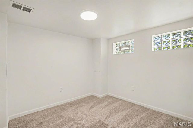 10434 Canfield Drive, St Louis, MO 63136