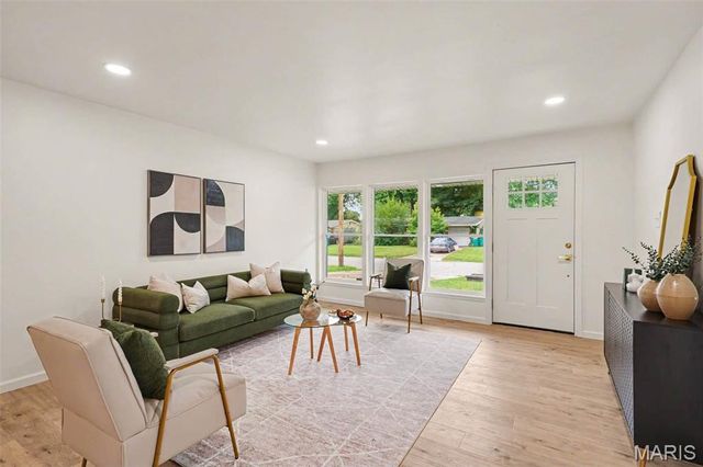 10434 Canfield Drive, St Louis, MO 63136
