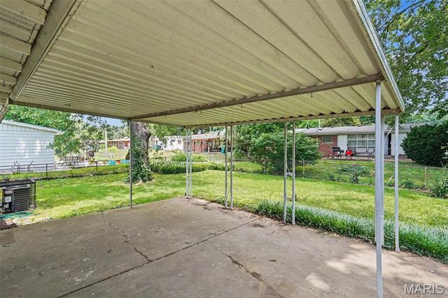 10434 Canfield Drive, St Louis, MO 63136