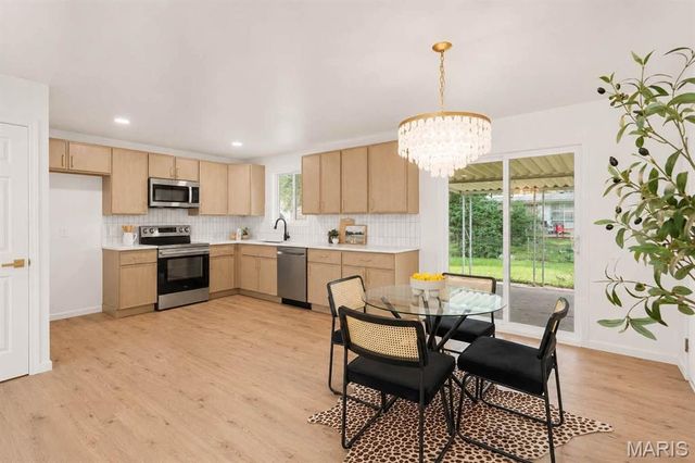 10434 Canfield Drive, St Louis, MO 63136