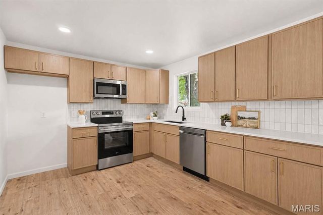 10434 Canfield Drive, St Louis, MO 63136