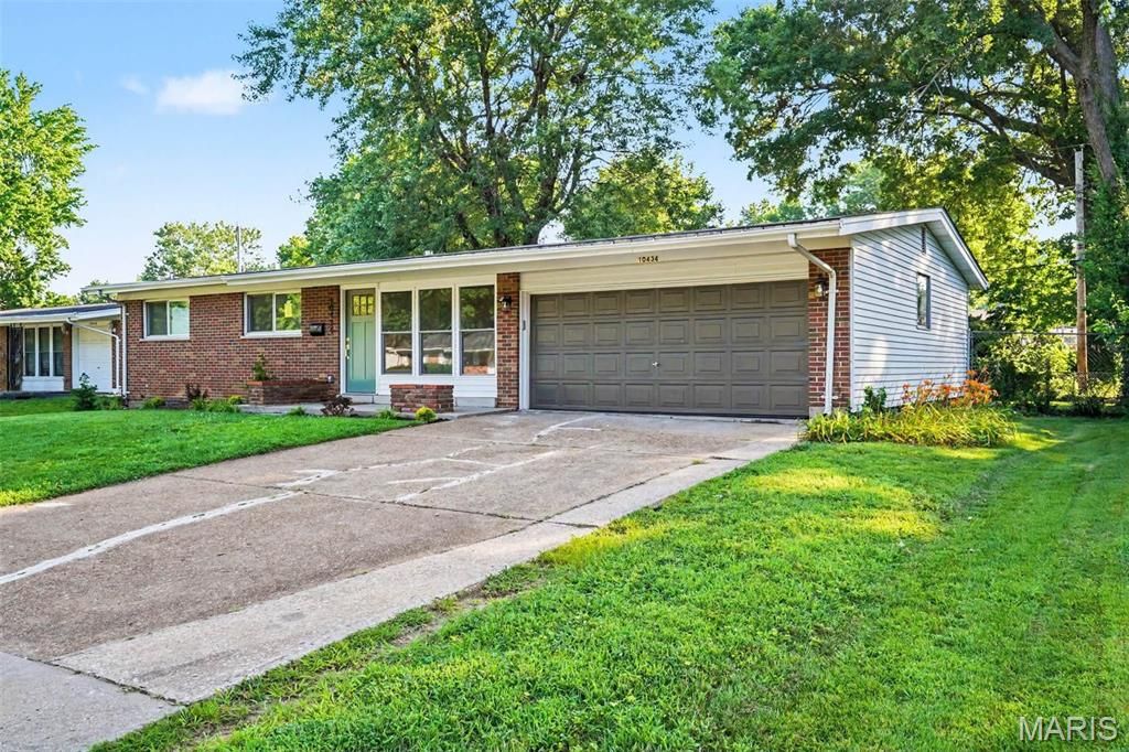 10434 Canfield Drive, St Louis, MO 63136