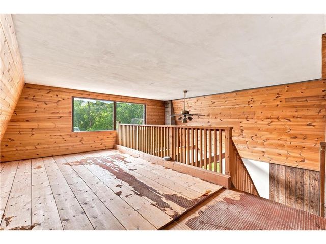 1174 Mckinley Drive, Hudson, WI 54016