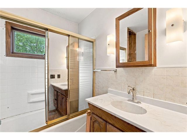 1174 Mckinley Drive, Hudson, WI 54016
