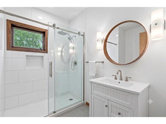 1174 Mckinley Drive, Hudson, WI 54016