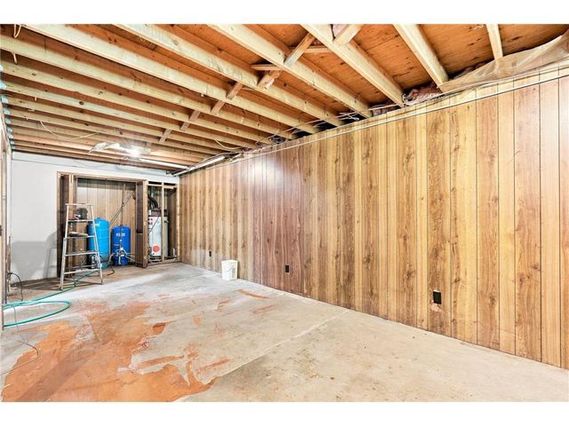 1174 Mckinley Drive, Hudson, WI 54016