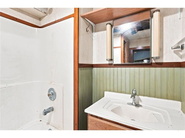 1174 Mckinley Drive, Hudson, WI 54016