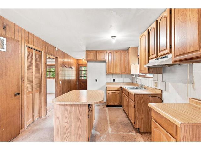 1174 Mckinley Drive, Hudson, WI 54016