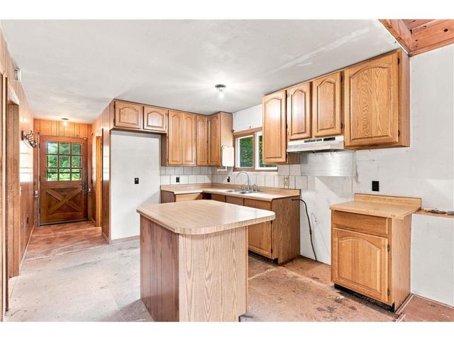 1174 Mckinley Drive, Hudson, WI 54016