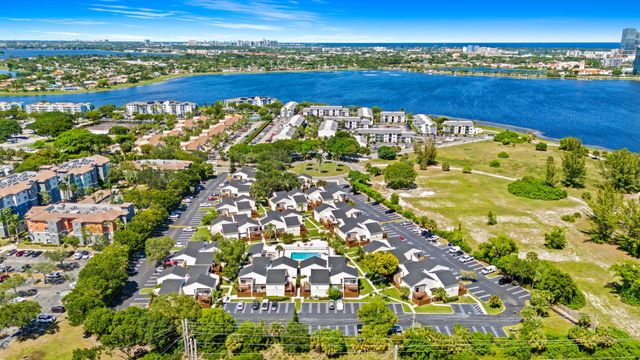 637 Executive Center Drive, West Palm Beach, FL 33401