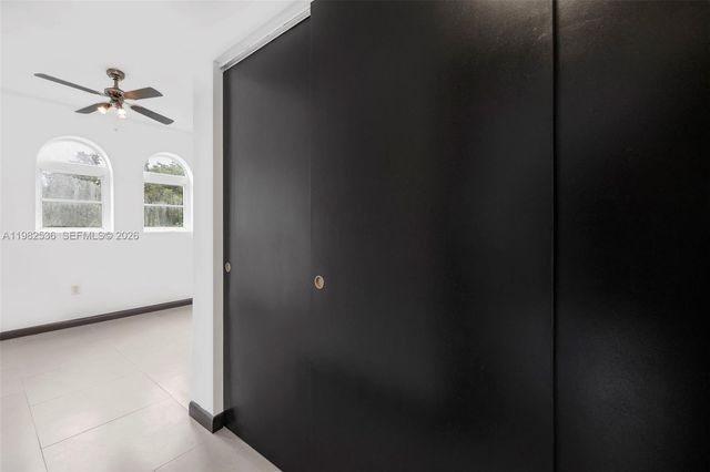 1876 SW 11th Ter 302, Miami, FL 33135