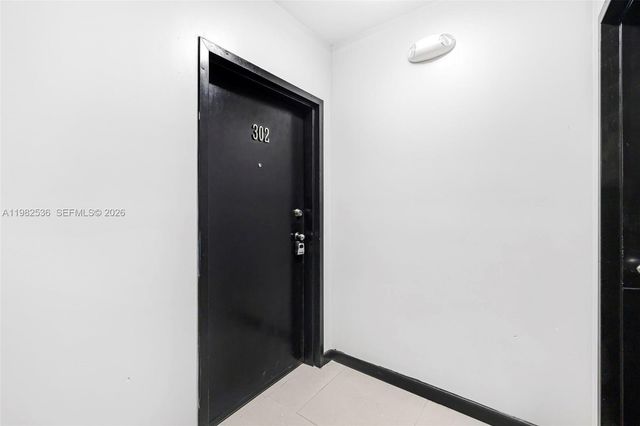 1876 SW 11th Ter 302, Miami, FL 33135