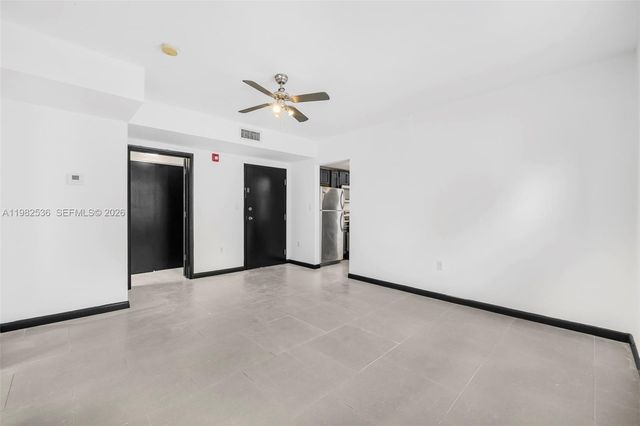 1876 SW 11th Ter 302, Miami, FL 33135