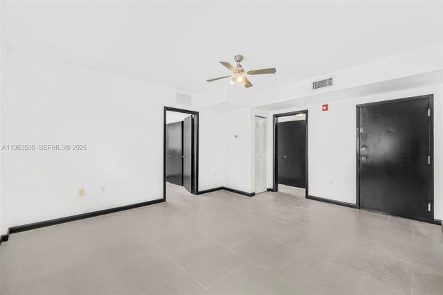 1876 SW 11th Ter 302, Miami, FL 33135