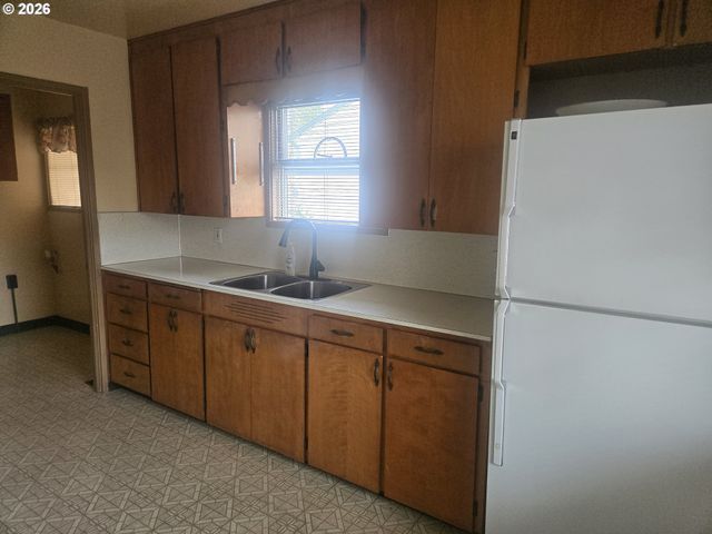 3405 Se 69TH Ave, Portland, OR 97206