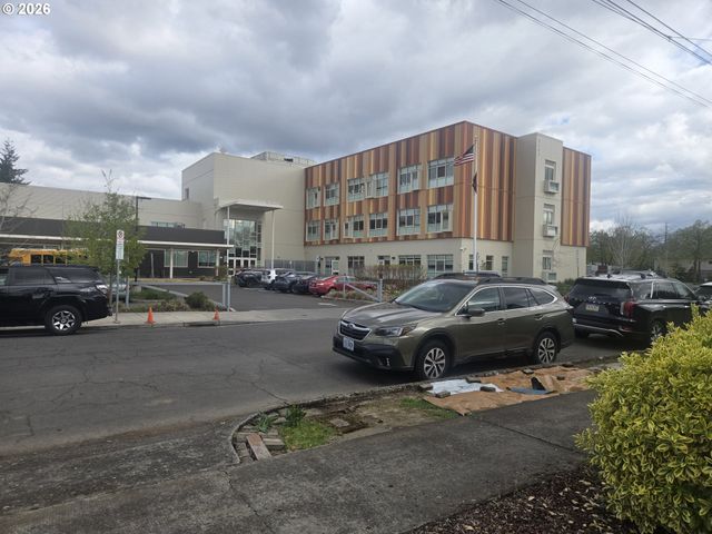 3405 Se 69TH Ave, Portland, OR 97206