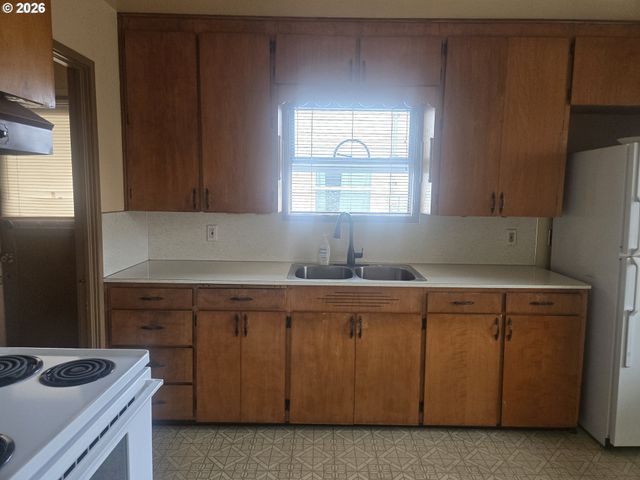 3405 Se 69TH Ave, Portland, OR 97206