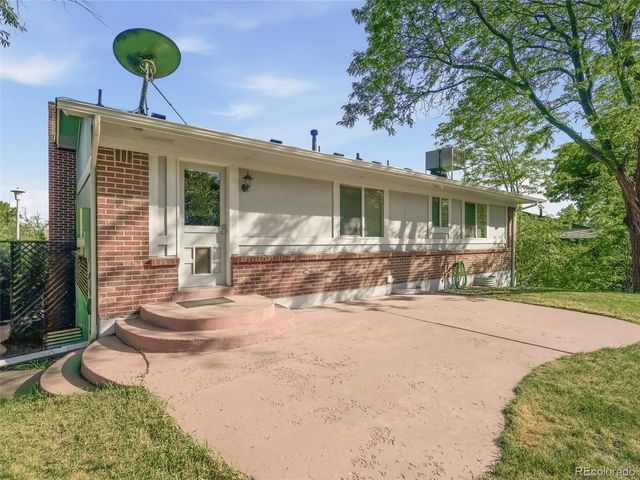 2249 S Yank Court, Lakewood, CO 80228