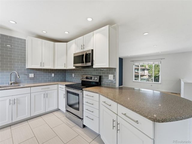 2249 S Yank Court, Lakewood, CO 80228