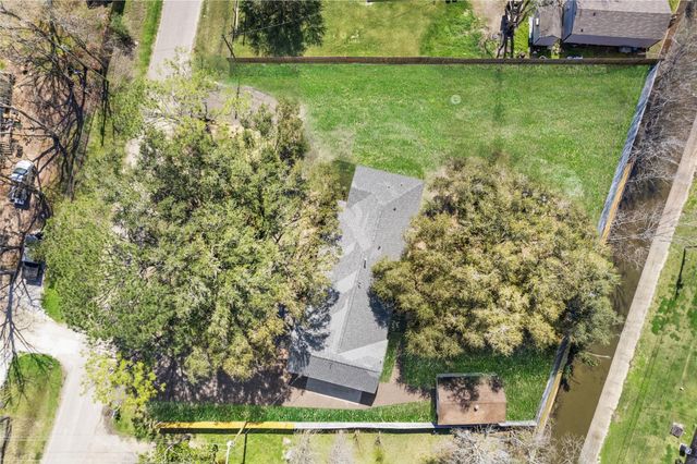 925 County Road 737b, Alvin, TX 77511