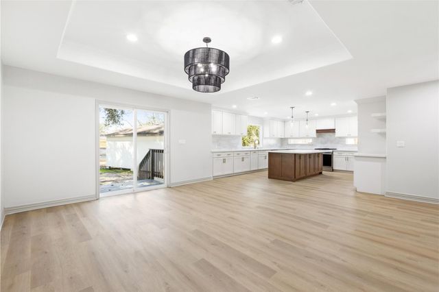 925 County Road 737b, Alvin, TX 77511