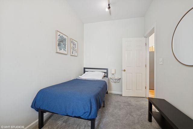 2140 W Belmont Avenue 1F, Chicago, IL 60618