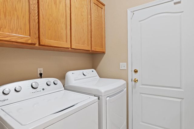 2302 E Rush Avenue, Fresno, CA 93730