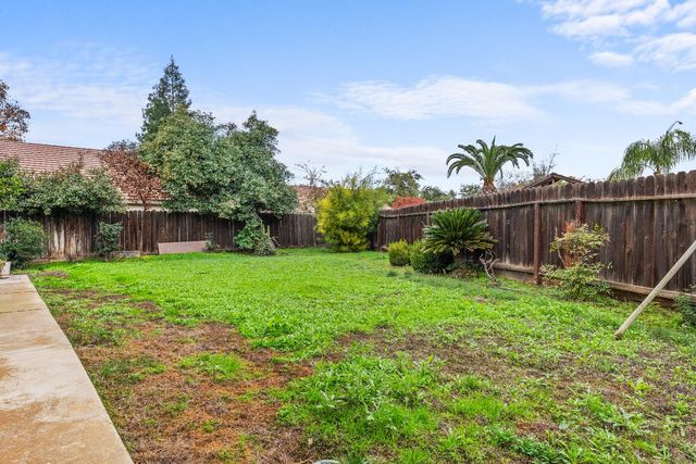 2302 E Rush Avenue, Fresno, CA 93730