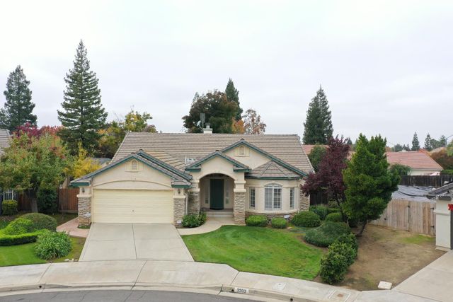 2302 E Rush Avenue, Fresno, CA 93730