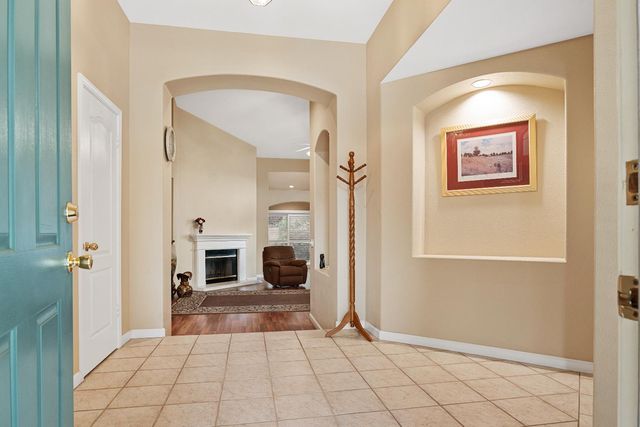 2302 E Rush Avenue, Fresno, CA 93730