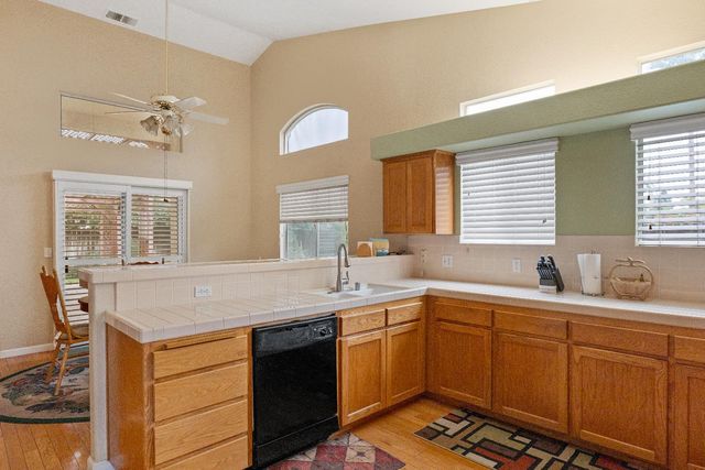 2302 E Rush Avenue, Fresno, CA 93730