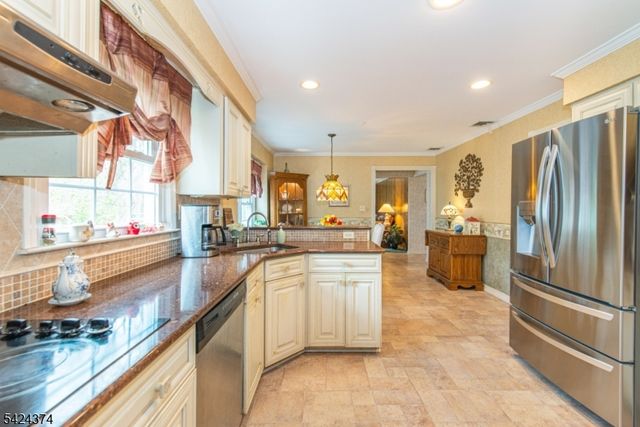 30 Clearfield Rd, Roxbury Twp., NJ 07876