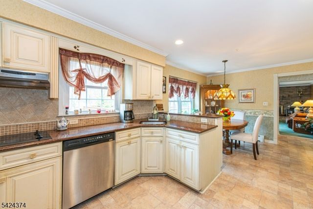 30 Clearfield Rd, Roxbury Twp., NJ 07876