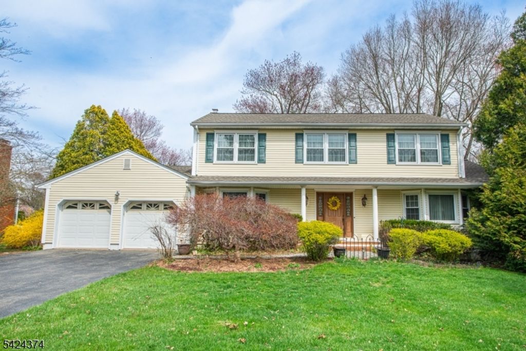 30 Clearfield Rd, Roxbury Twp., NJ 07876