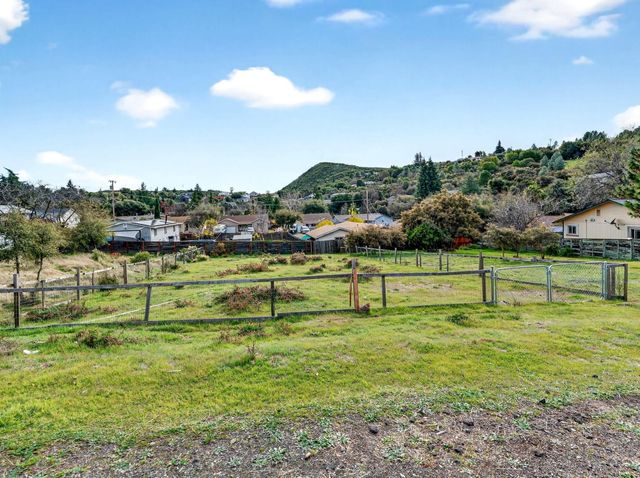 9967 Fairway Dr, Kelseyville, CA 95451