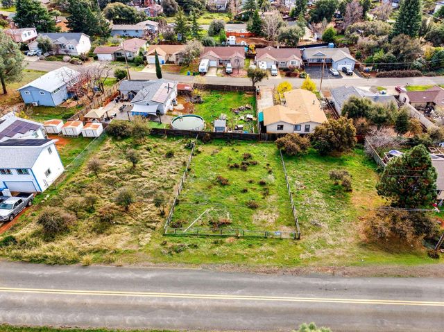 9967 Fairway Dr, Kelseyville, CA 95451