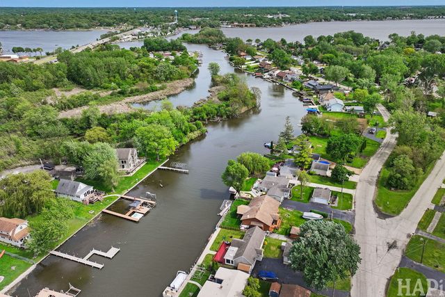 707 Kingston Boulevard, Mchenry, IL 60050