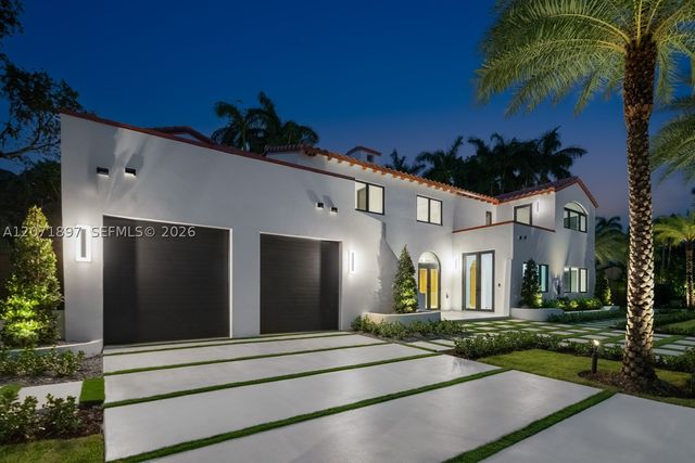 921 NE 72nd St, Miami, FL 33138