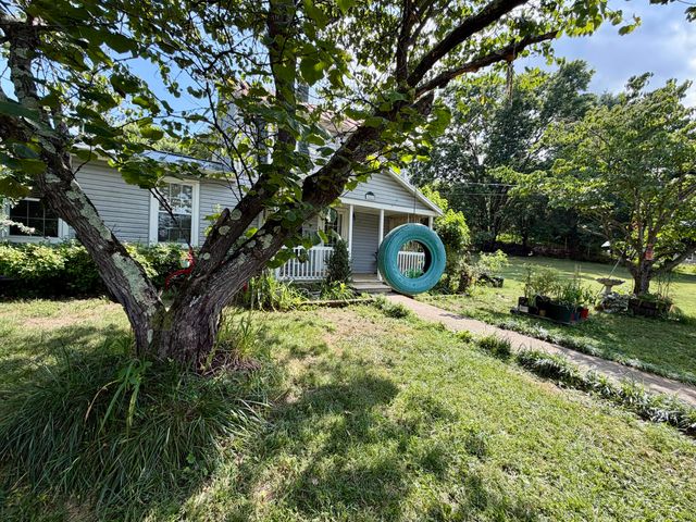 42 Moran Farm LN, Troutville, VA 24175