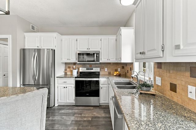 20365 Lake Ridge Drive, Prior Lake, MN 55372